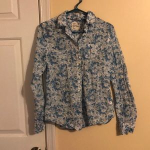 American Eagle Button Up